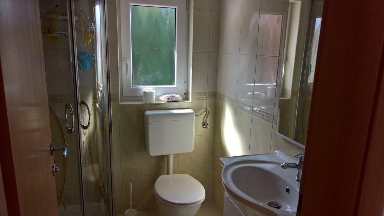Apartment Poleti Malinska Eksteriør bilde