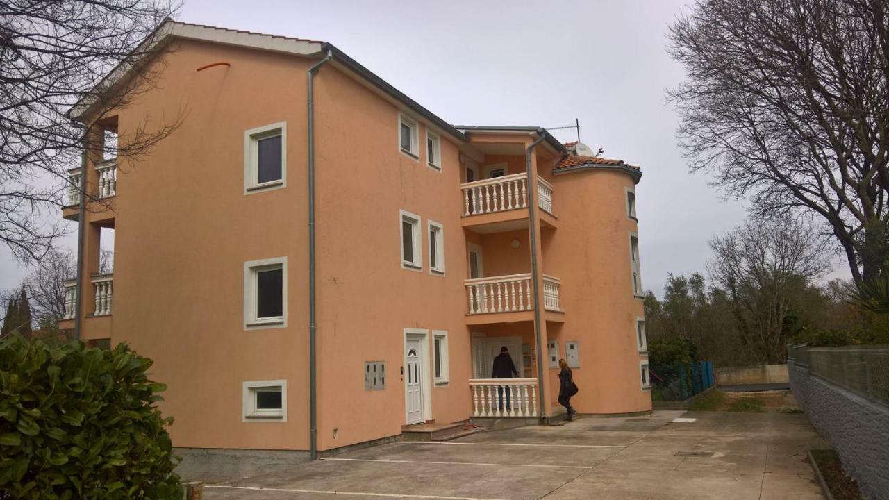 Apartment Poleti Malinska Eksteriør bilde